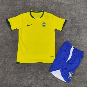 لباس اول تیم ملی برزیل 2006