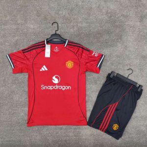 لباس اول منچستر یونایتد 2026