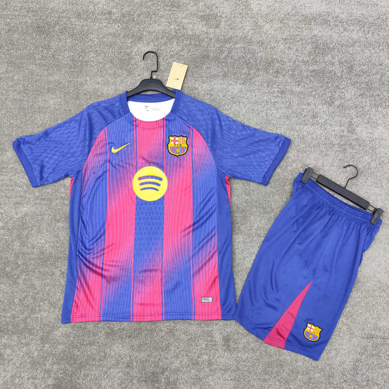 لباس اول بارسلونا 2026