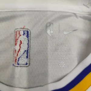 لباس بسکتبال Lakers سفید