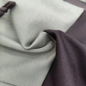 جزئیات پارچه و طراحی ست گرمکن آندر آرمور